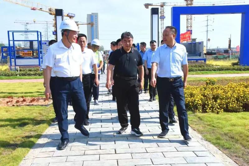 2022年10月，岳陽市委書記曹普華到岳陽自貿片區綜合體建設項目調研
